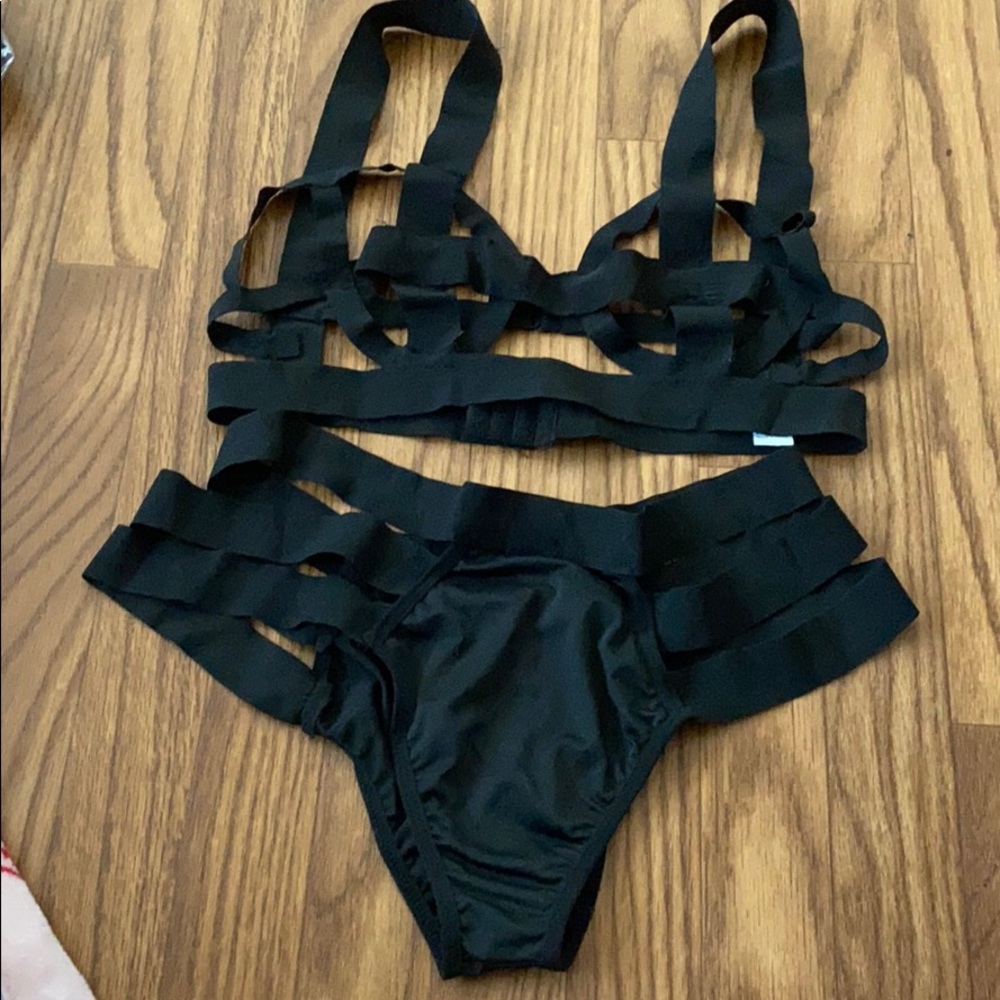 3 extra large, 1 medium , 3 large , 3 xxl